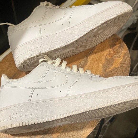 NIKE AIR FORCE 1 LOW MEN'S CASUAL SHOES - Picture 2 of 6